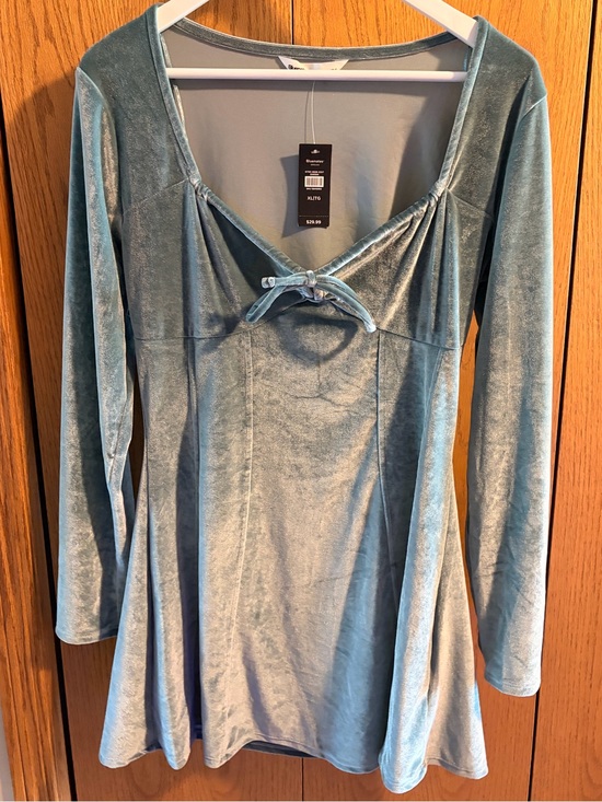 Bluenotes Dresses & Skirts - Bluenotes velvet mini dress